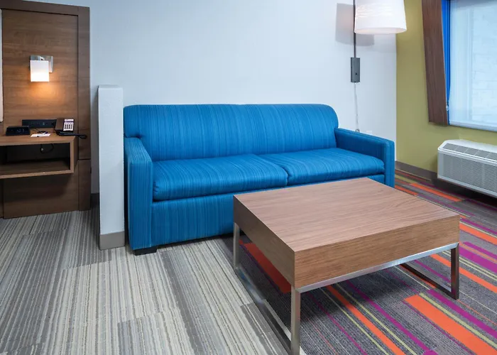 Holiday Inn Express & Suites - Florence - Cincinnati Airport By Ihg
