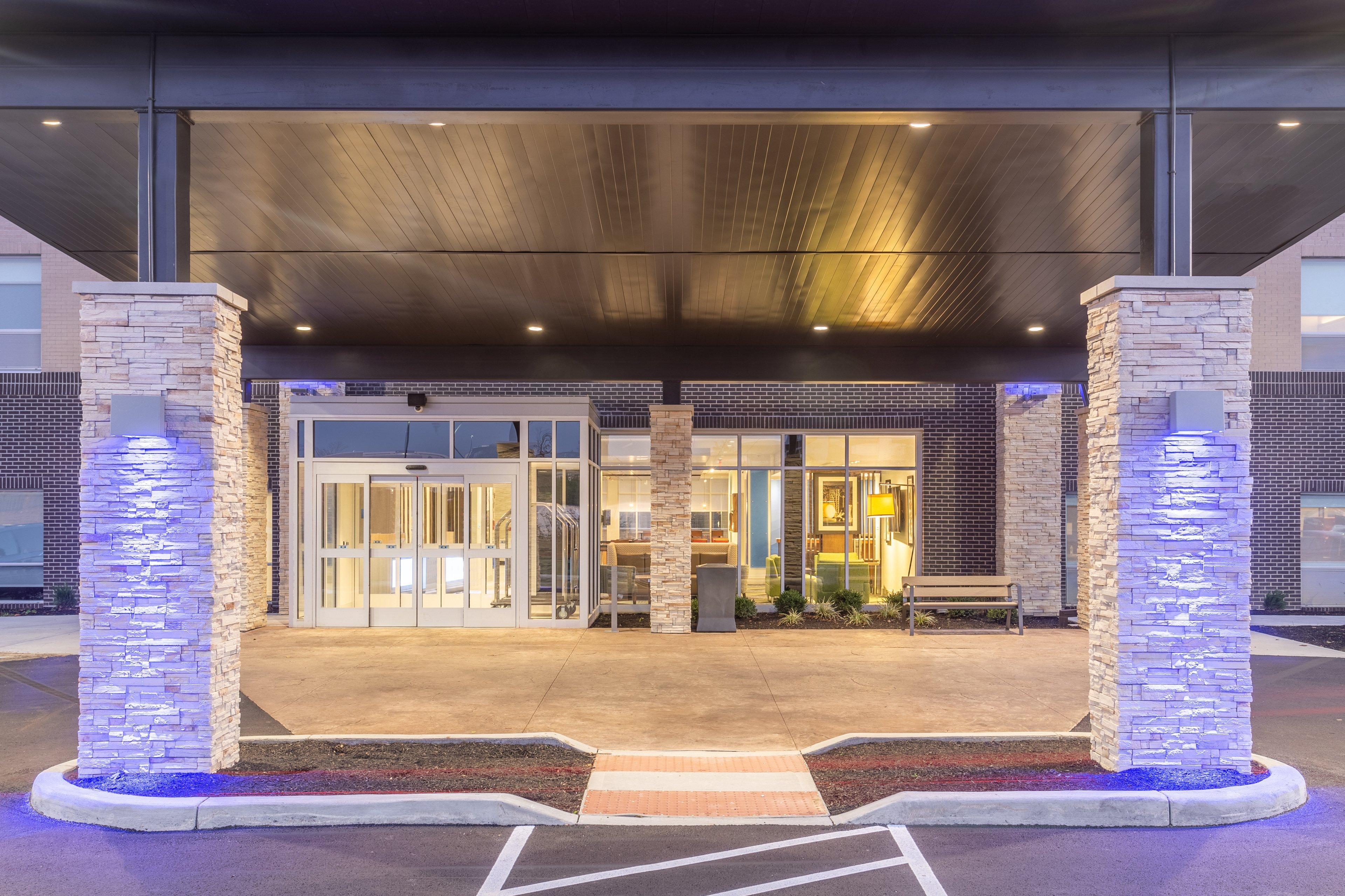 Express & - - Cincinnati Airport By Ihg 3*