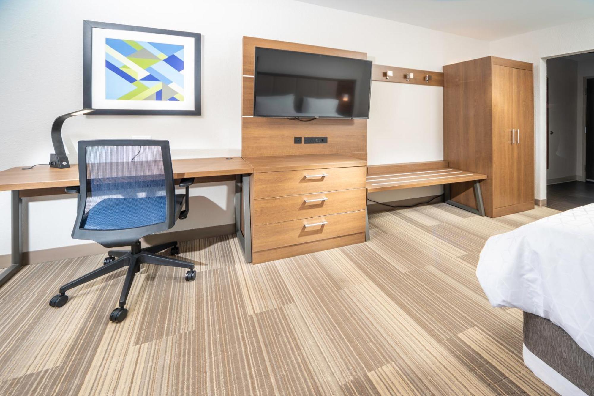 Hotel Express & - - Cincinnati Airport By Ihg