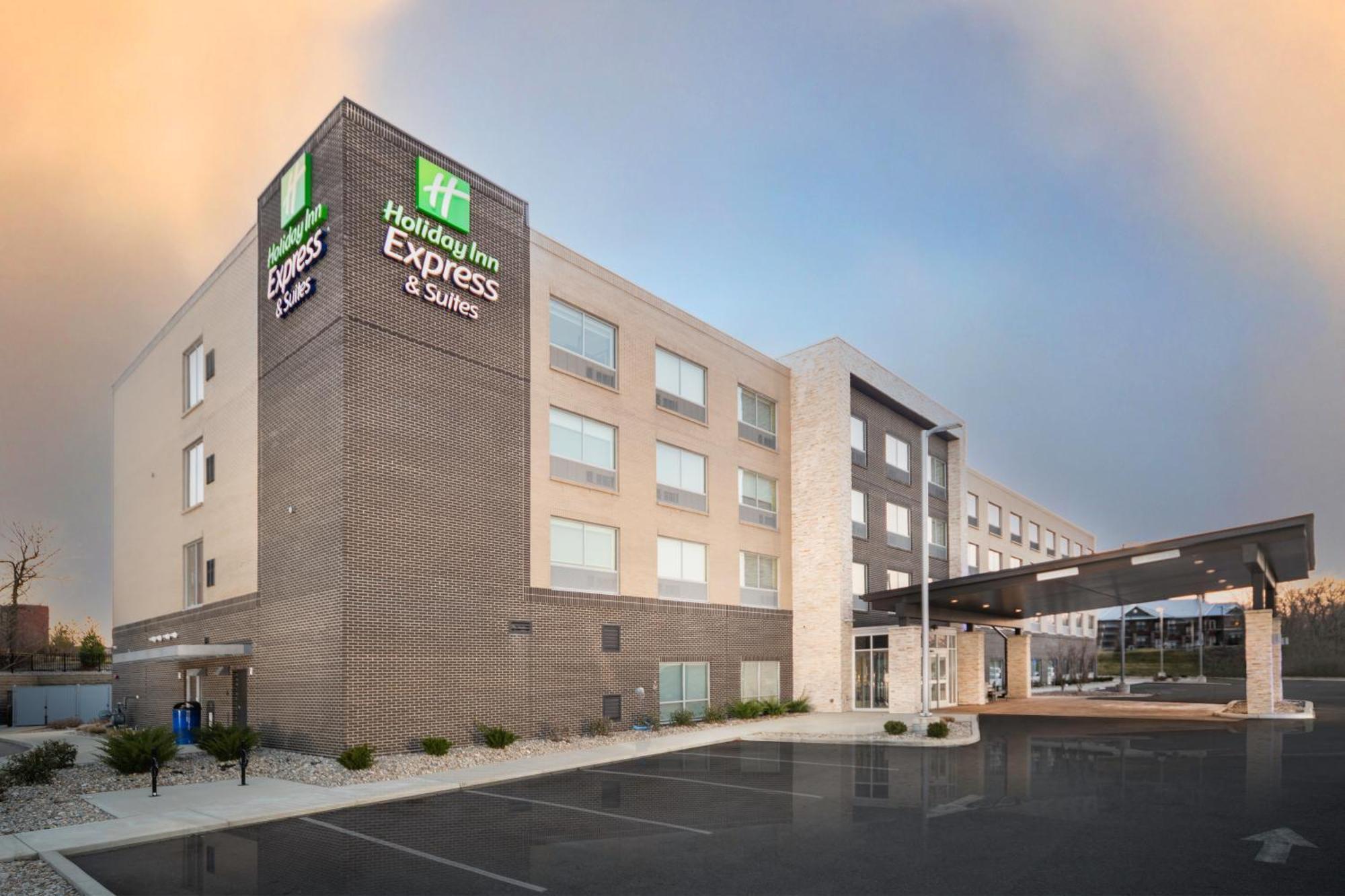 Express & - - Cincinnati Airport By Ihg Hotel