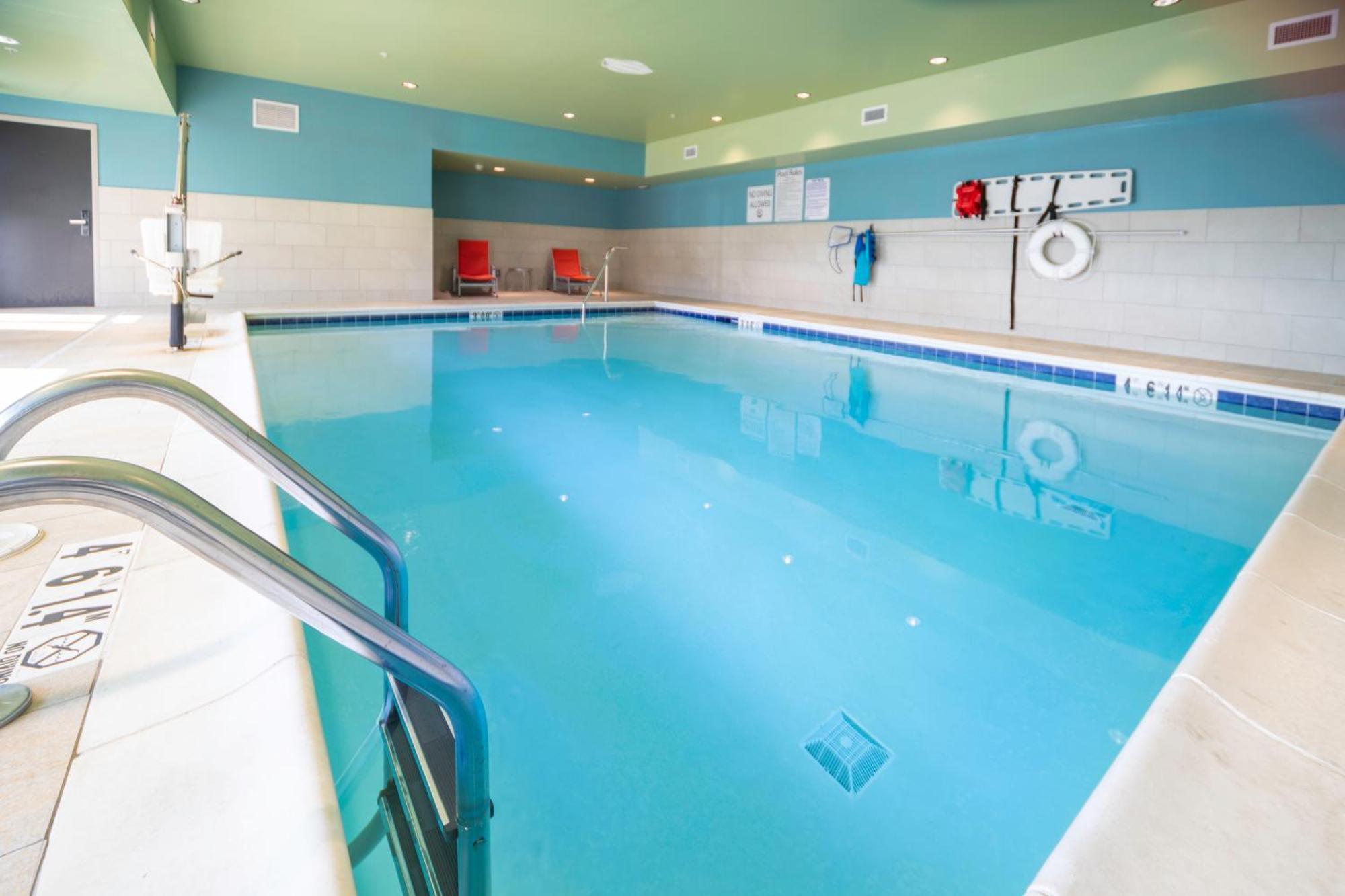 Express & - - Cincinnati Airport By Ihg Hotel 3*