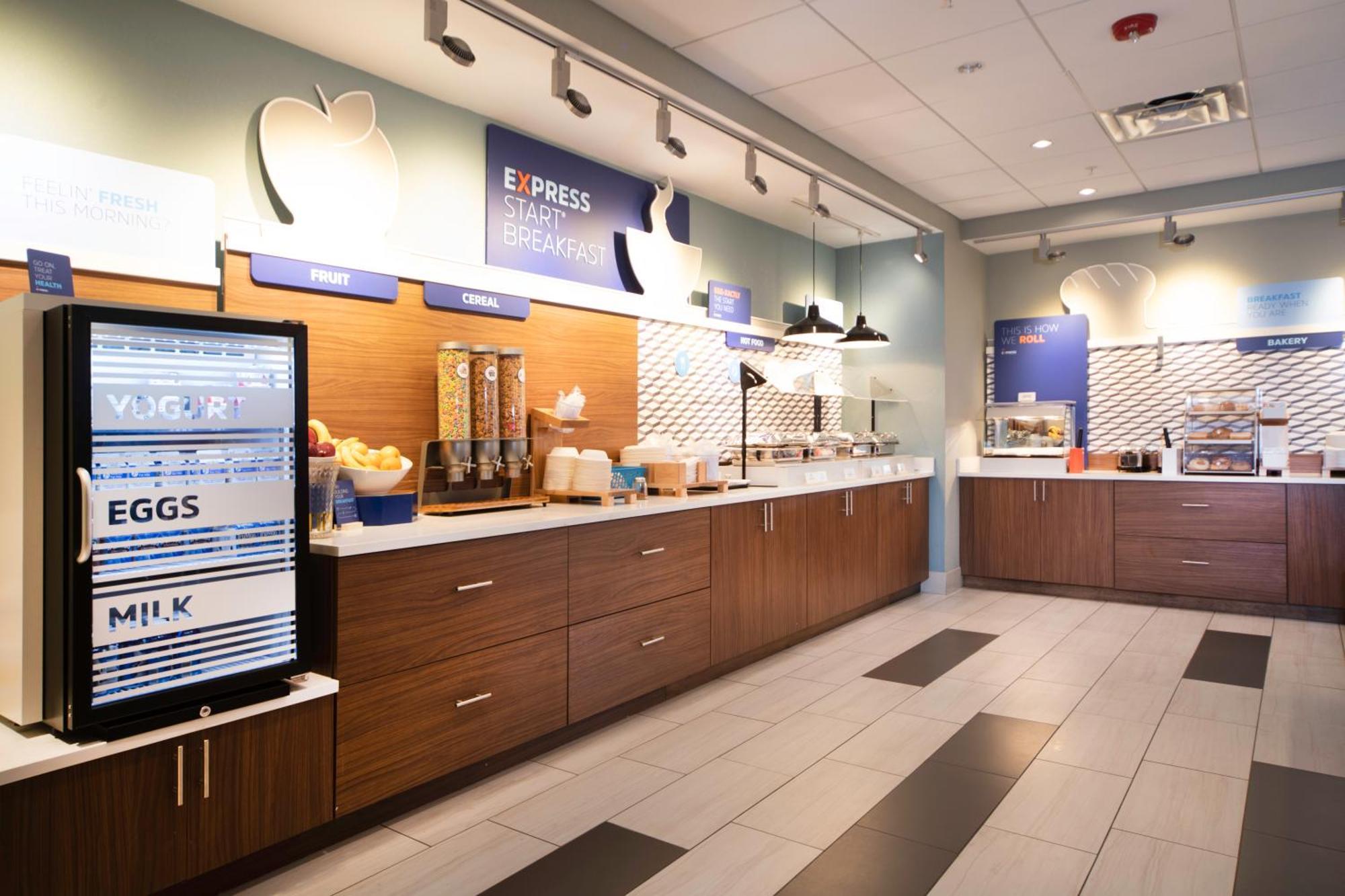 Express & - - Cincinnati Airport By Ihg Florence